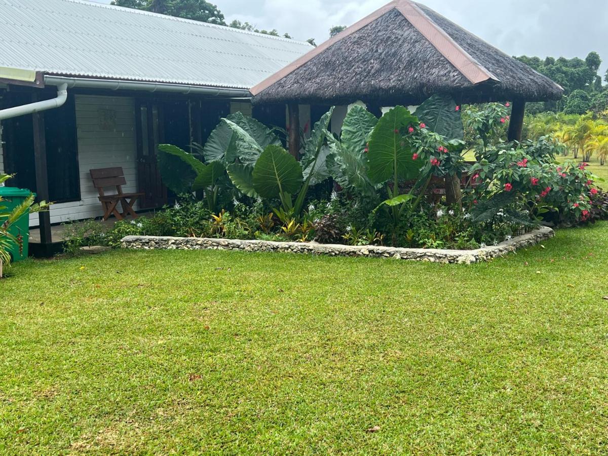 Island View Cottages Luganville Exterior photo