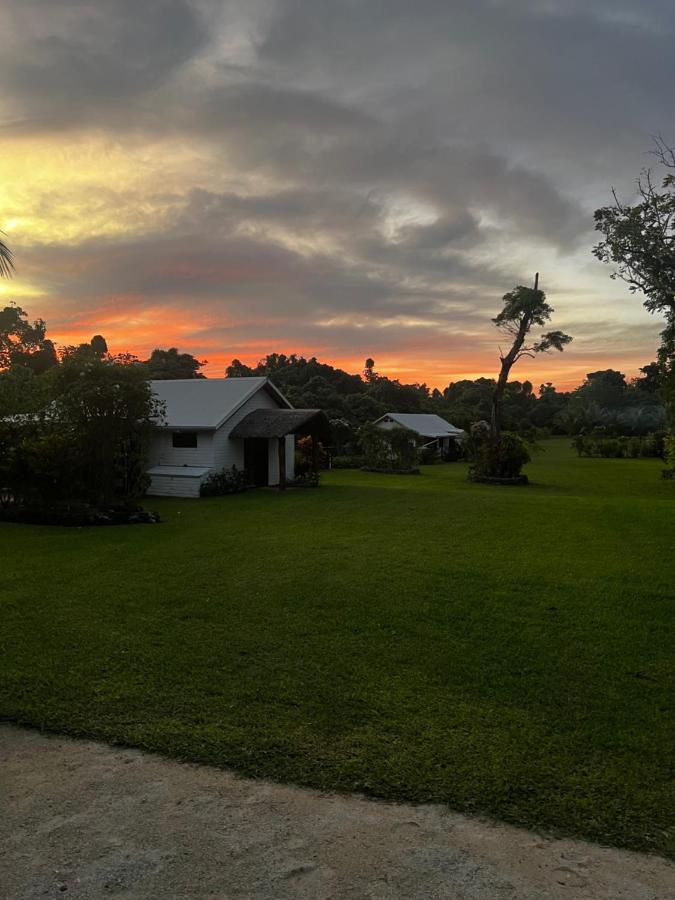 Island View Cottages Luganville Exterior photo